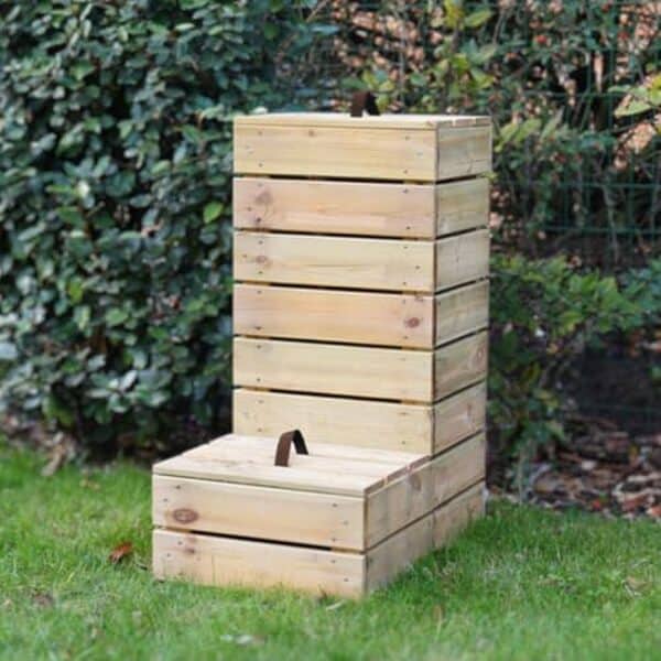 Découvrez le composteur Forest Style AltoL 95L : un choix optimal en bois pour un compostage naturel et efficace. Transformez vos déchets en ressources écologiques.