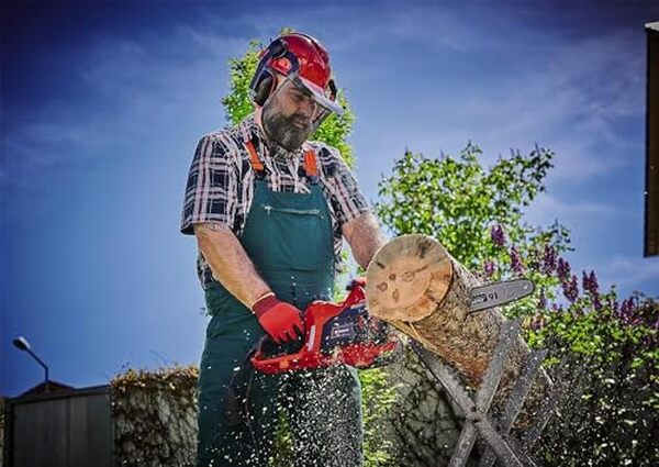 Découvrez notre évaluation détaillée de la tronçonneuse électrique Einhell GC-EC 2040 : puissance, efficacité et performances en action pour vos projets de bricolage et jardinage.