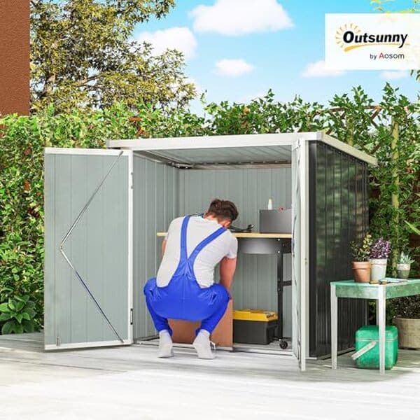 Découvrez notre test complet de l'abri de jardin Outsunny : un cabanon en acier résistant et pratique. Idéal pour votre espace extérieur.