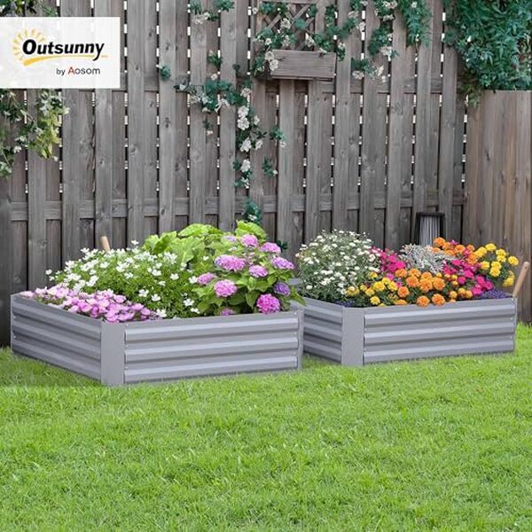 Découvrez notre test complet du carré potager en acier ondulé Outsunny 100x100 cm : design, durabilité et facilité d'utilisation au rendez-vous pour réussir votre potager urbain.