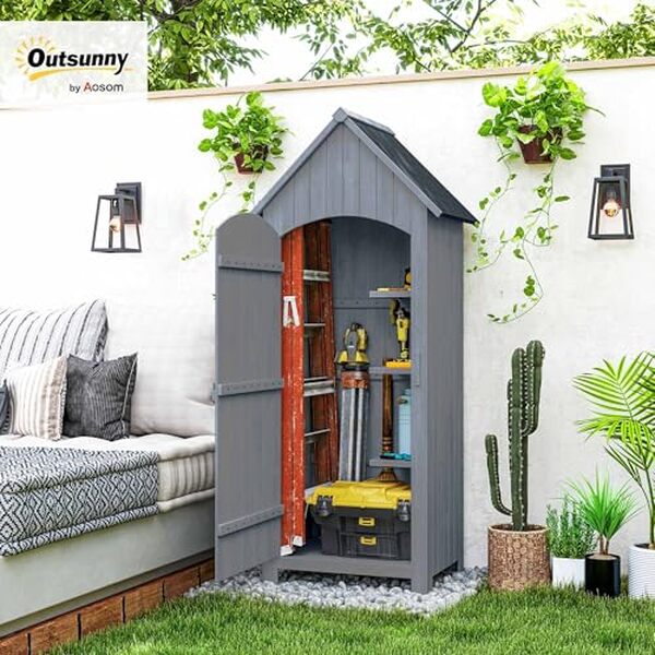 Découvrez notre test complet de l'abri Outsunny : un rangement optimisé pour organiser votre jardin et terrasse avec style et fonctionnalité.