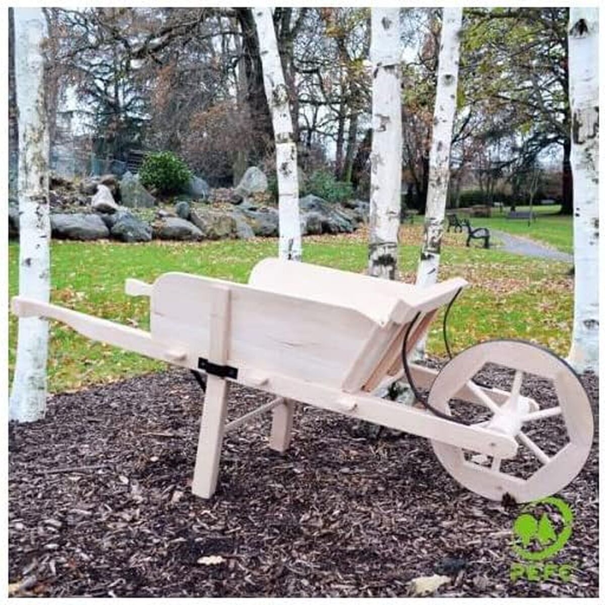 Test de la brouette en bois Luxy grand modèle